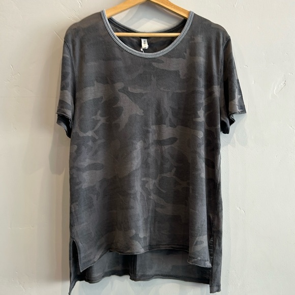 Free People Oversized Camo Tee - Picture 2 of 10